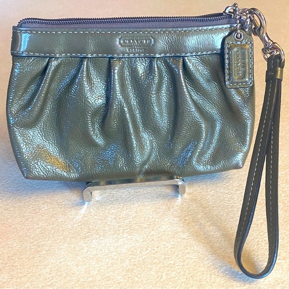 COACH Olive Green Patent Leather Wristlet, EUC - Picture 1 of 10